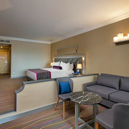 Üdülőközpont Sirene 5*